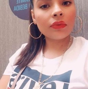 Meet your Posher, Itzel